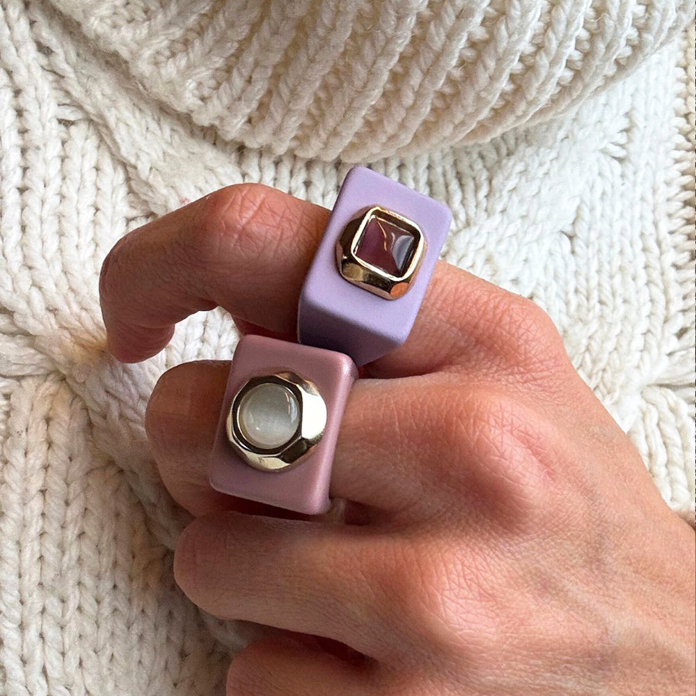 Anillo color rosa viejo con ojo de gato