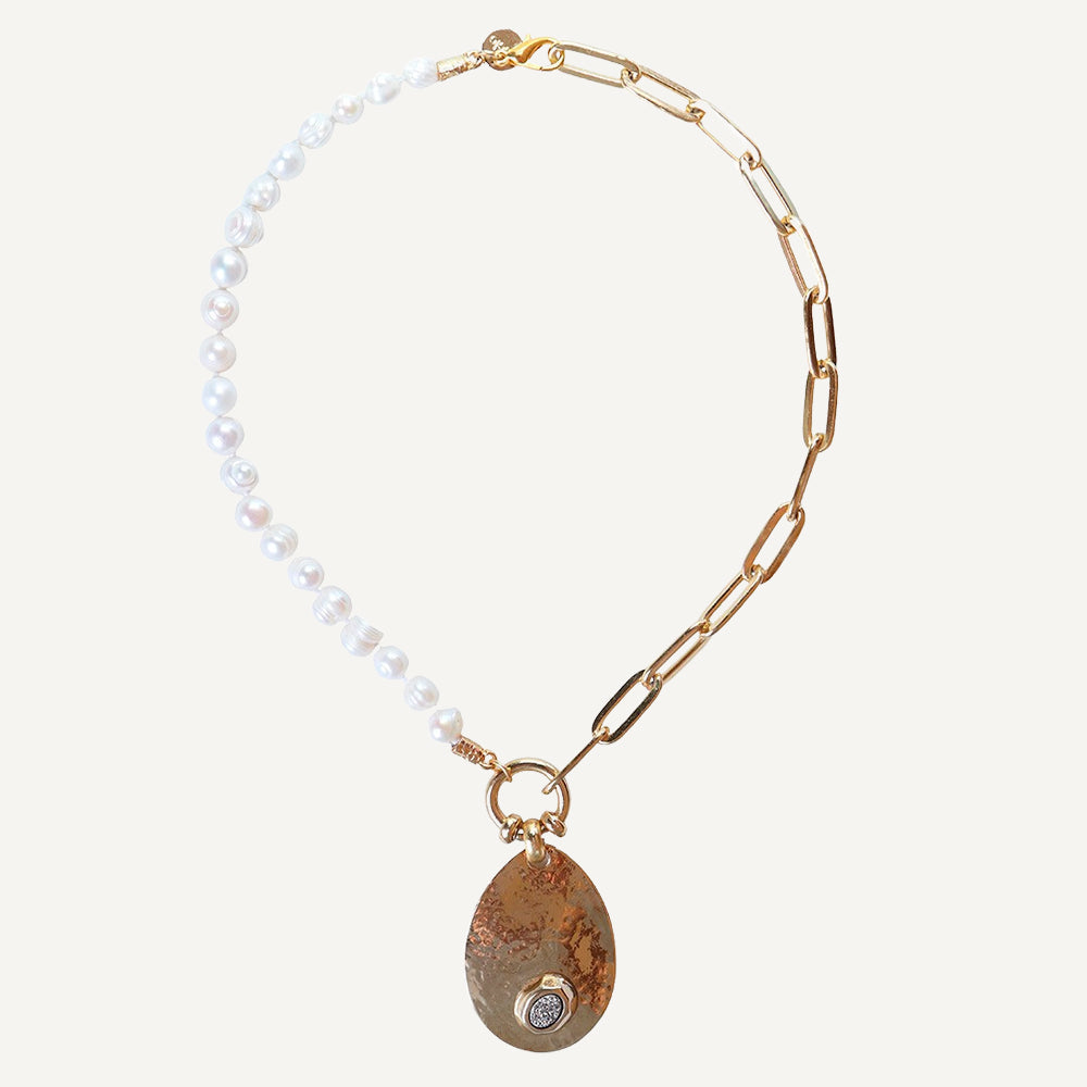 Collares de perlas modernos, Perla DELLA Drusa