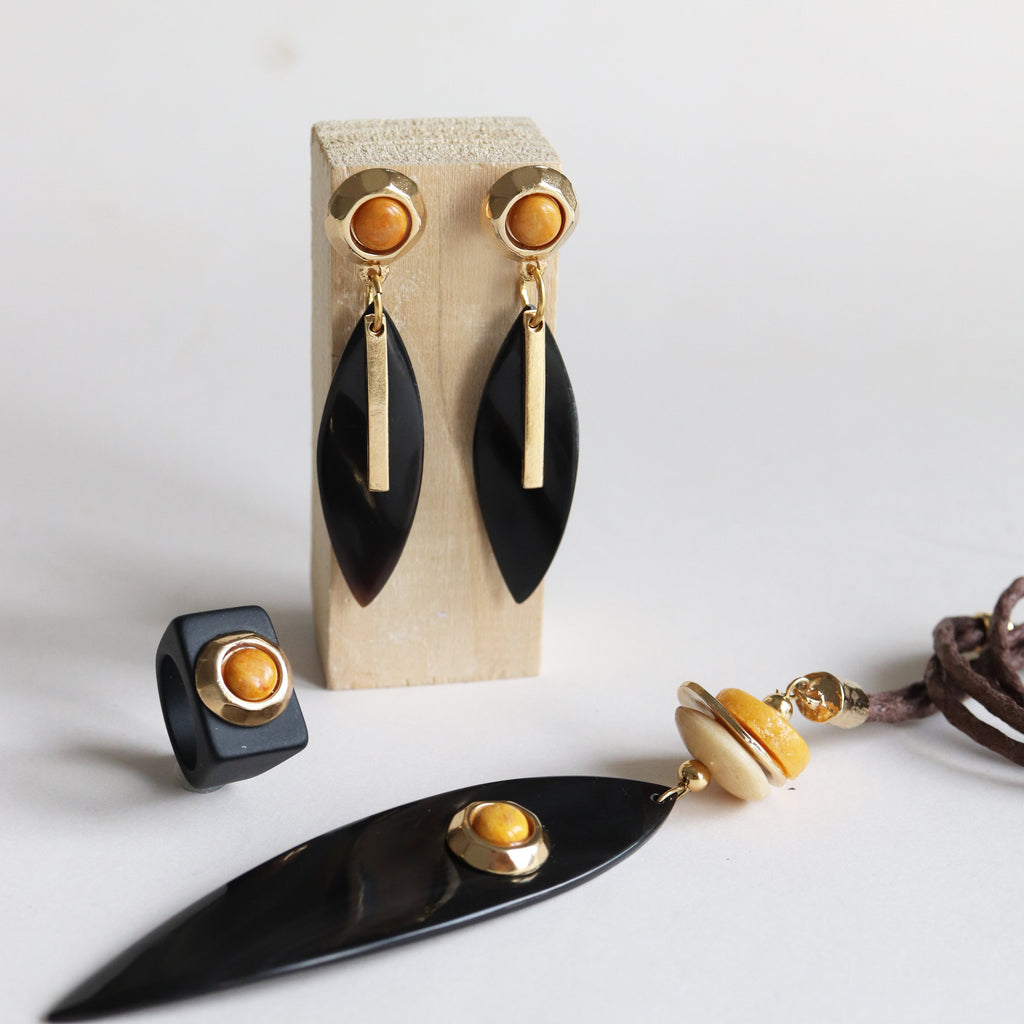 Anillo mujer negro con amazonita amarilla SAIRA